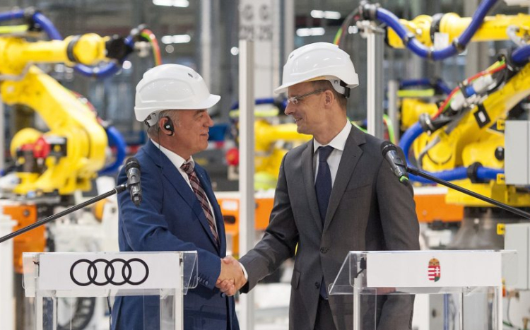 Tízéves termelési rekord dőlt meg tavaly az Audi győri gyárában.