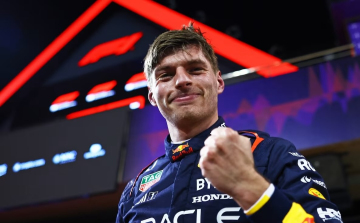 Bahreini Nagydíj - Verstappen rajtol az élről az idénynyitó futamon.