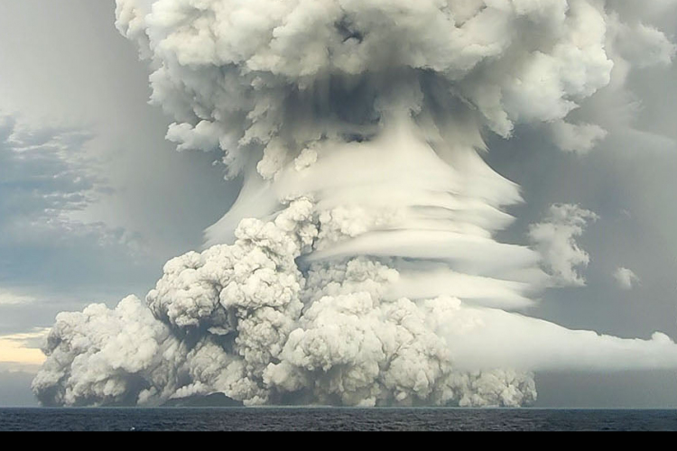 Magyarországon is érzékelték a tongai vulkánkitörés hatását