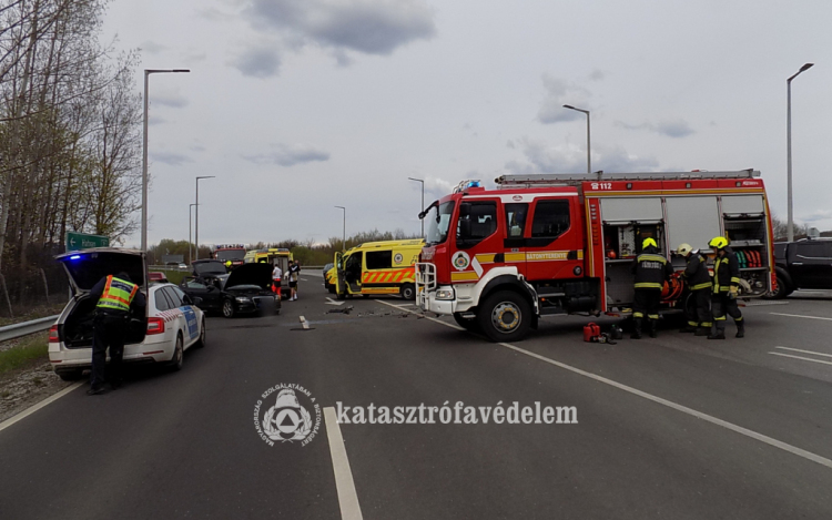  Közúti baleset Bátonyterenyén, a 21-es főúton