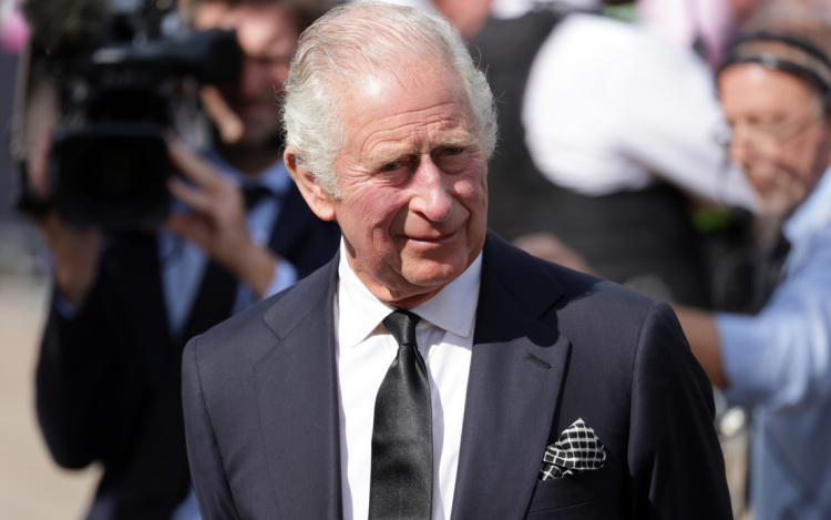 Hetvenöt éves III. Károly brit király.