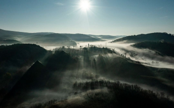 Reggel még köd, de délután napsütés jön.