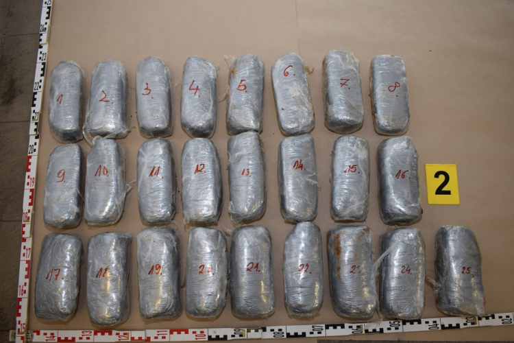 Harminchárom kiló marihuánát találtak Röszkén