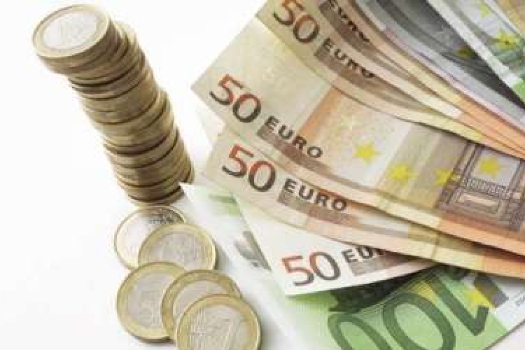 Szabálytalanul elköltött 180 millió eurót kér vissza az Európai Bizottság
