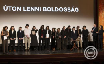 Úton lenni boldogság - Díszbemutatón vetítették le a Hobóról szóló road movie-t