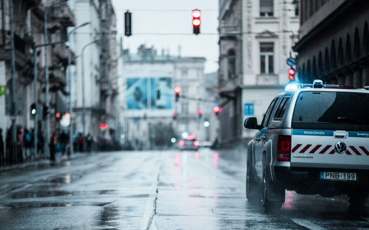 Öveket becsatolni! Hétfőtől fokozott ellenőrzés lesz a közutakon