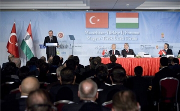 Erdogan-látogatás - Török kormányfő: országa híd lehetne Európa és a Közel-Kelet között