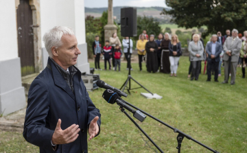 A határ két oldalán élő magyarságot is összeköti a nógrádszakáli keresztút.