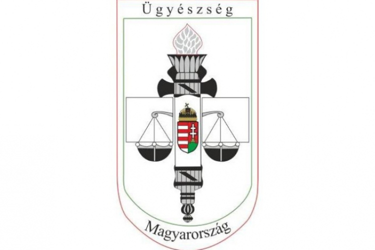 Lakat alatt marad a börtönből szabaduló drogkereskedő