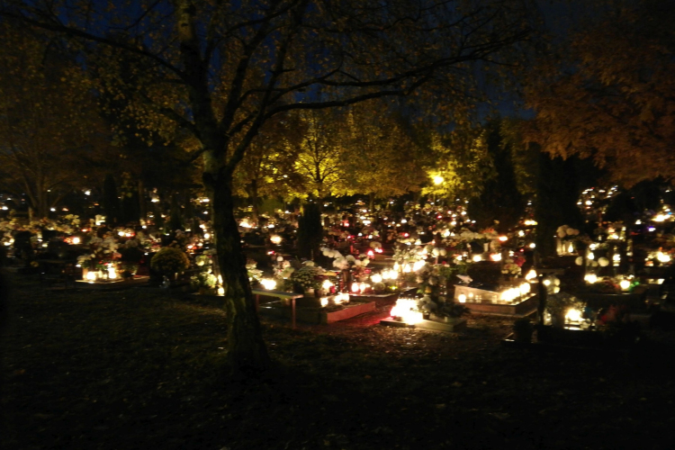 Tisztelgés hősi halottaink előtt