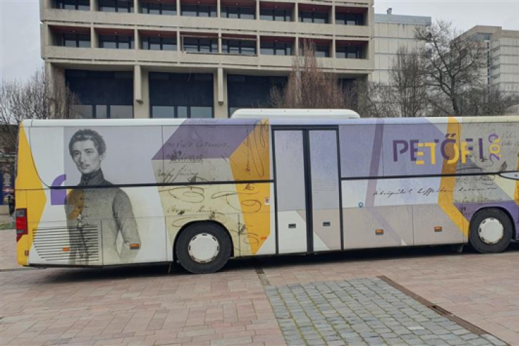 Petőfi 200 - Mozgó múzeumbusz