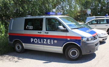 Ausztria húsz rendőrrel támogatja a magyarországi határvédelmet