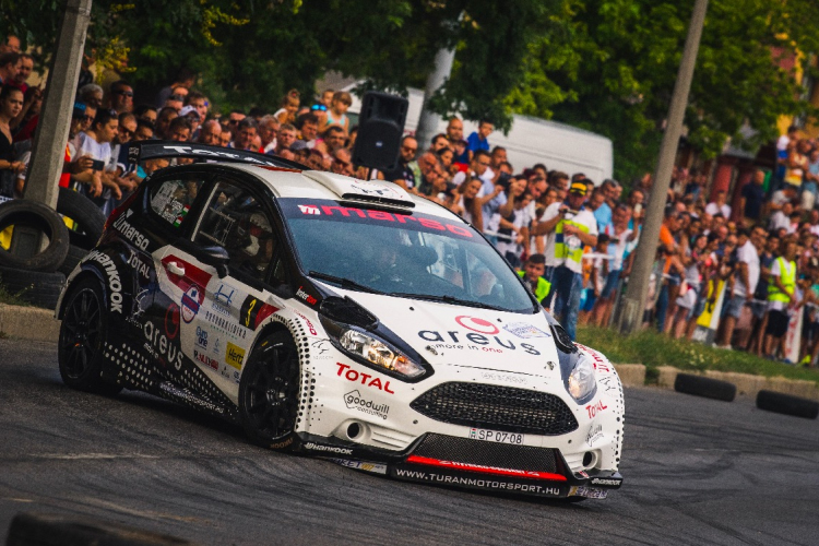 Fogasy villámlátogatást tett a Baranya Kupán