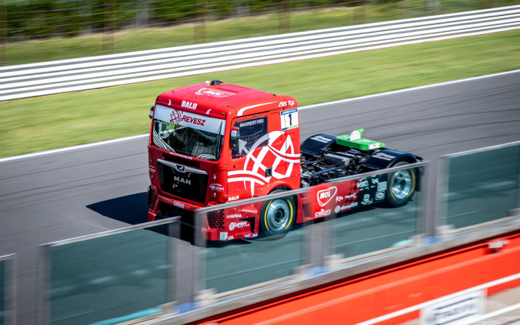 Gyorsasági kamion Eb - Négyből négy futamgyőzelem Kiss Norbert idénynyitó mérlege.