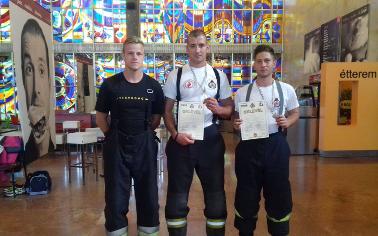 Ezüstérmes a Nógrád megyei lépcsőfutó páros