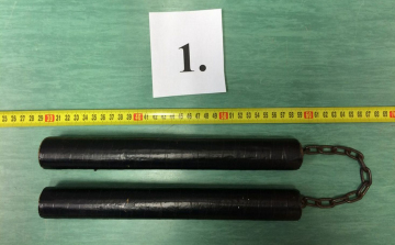 Nunchaku-val ütött