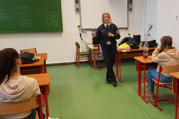 Balesetmegelőzési előadást tartottak a diákoknak
