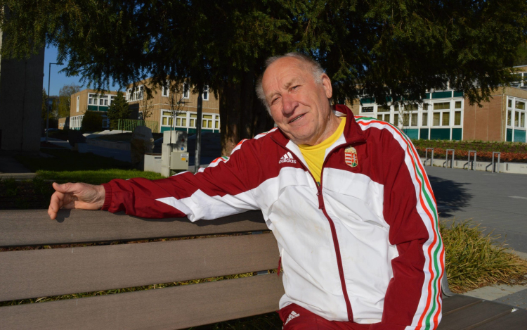 A 81. születésnapját ma ünneplő Mecser Lajos Salgótarjánból vált világklasszis atlétává.