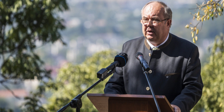 Gyermekotthonok felújításában működnek közre az állami erdészetek.