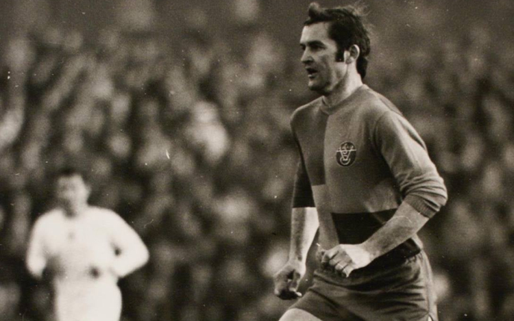 Elárverezik Ihász Kálmán aranyérmét.