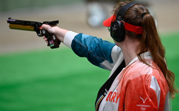 Sportlövő vk - Major Veronika hatodik légpisztolyban Kairóban.