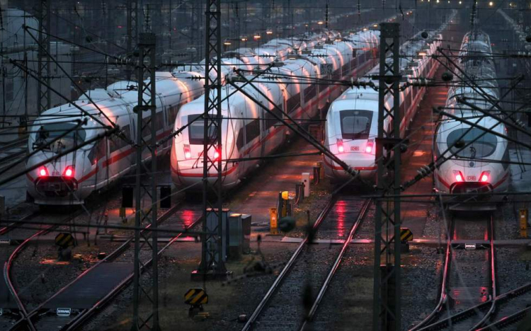 MÁV: Magyarországon áthaladó vonatokat is érint a kedden kezdődő német vasúti munkabeszüntetés!!!
