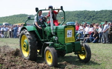 Traktormajális Bokoron: megszólal a Traktorrádió
