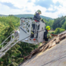 Kidőlt fákkal, megrongálódott tetőszerkezetekkel, elszakadt elektromos vezetékekkel kellett megbirkózniuk szűkebb hazánk tűzoltóinak!