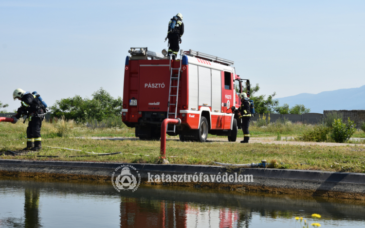 Gyakorlaton vettek részt tűzoltóink.