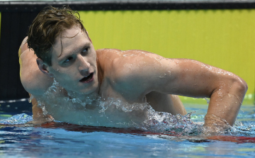 Úszó ob - Zombori Gábor olimpiai szinttel nyert 200 méter vegyesen.