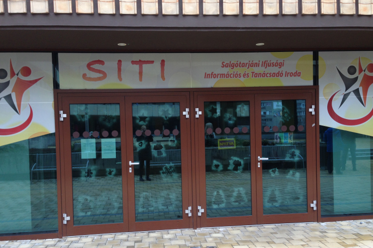 Mit keresel itt? Fórum (elsősorban) fiataloknak, Salgótarjánról