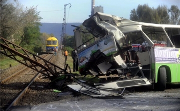 Tatabányai buszbaleset - Vértes Volán: a buszsofőr nincs kihallgatható állapotban