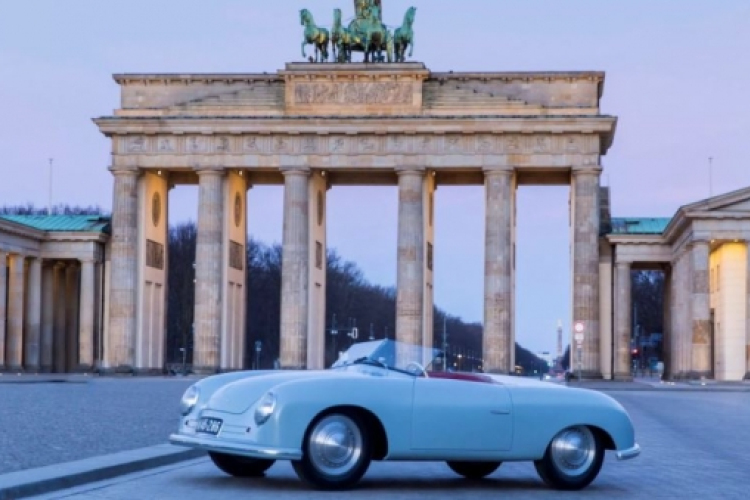 Betiltaná a hétvégi kocsikázást a német közlekedési miniszter