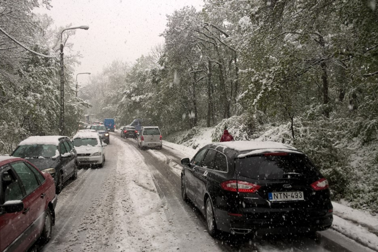  A rendkívüli időjárás miatt kérték a tűzoltók segítségét!