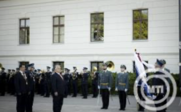 Orbán Viktor: a Tisza Párt hadügyminiszter-jelöltje Ukrajnát dicsőíti, és külföldről kapja az utasításokat