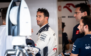 Bahreini Nagydíj - Ricciardo nyerte az idény első szabadedzését.