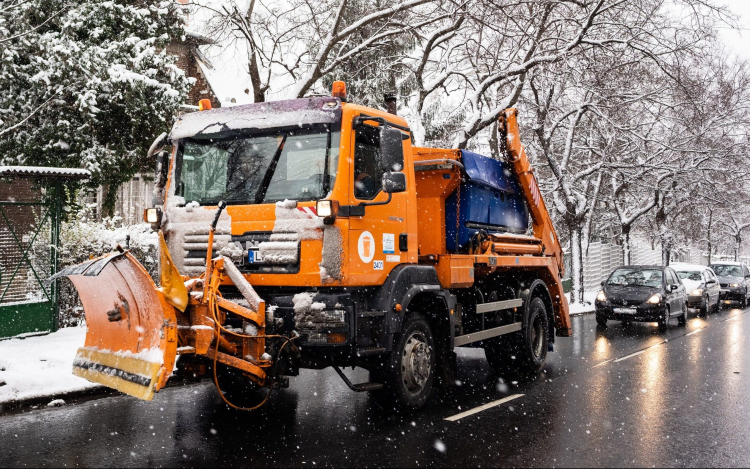 Kezdetben még hullhat a hó!