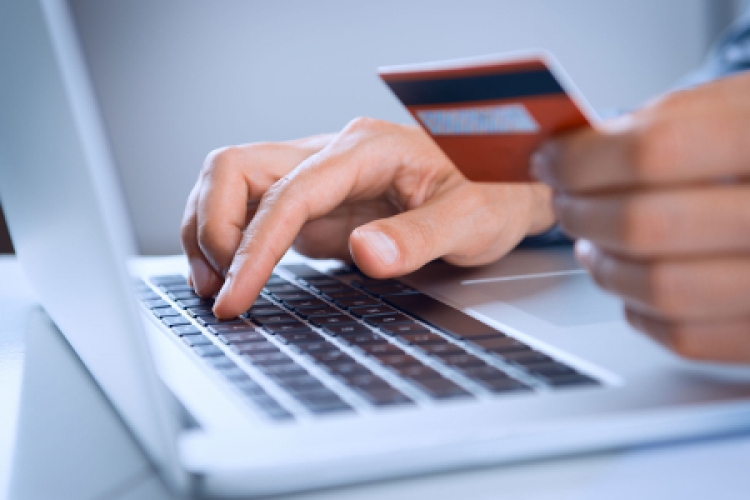 Elindult az online bankkártyás fizetési rendszer