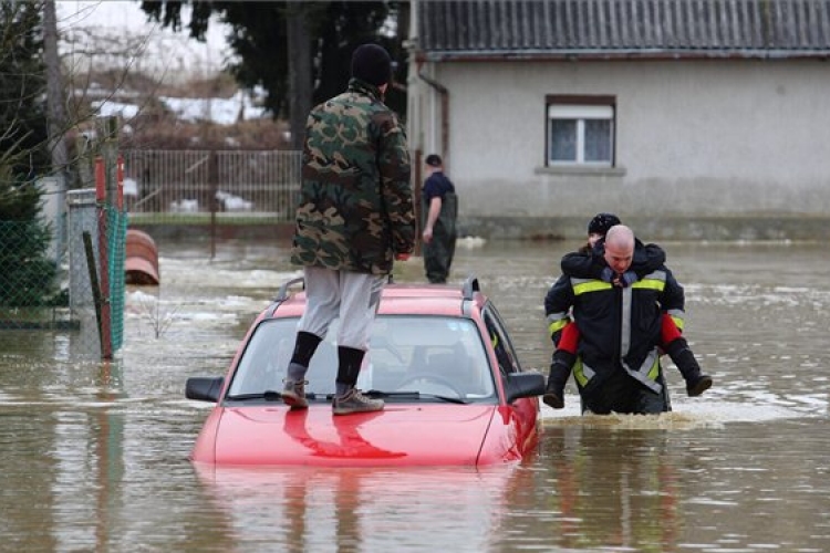 Lakóházakat öntött el a Rába Körmenden