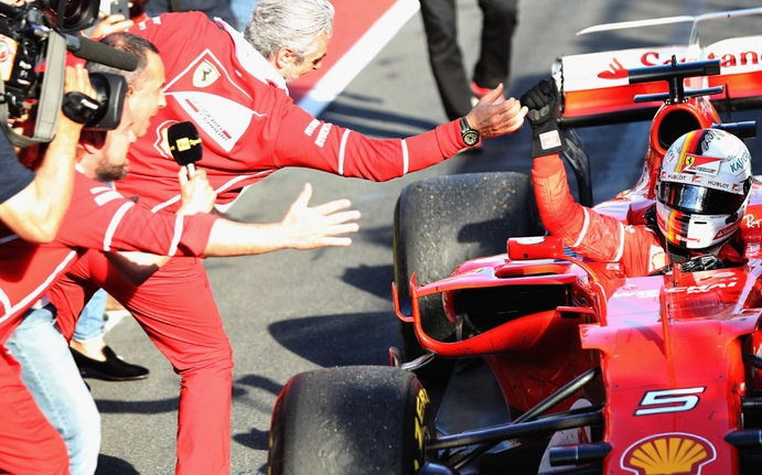 Brazil Nagydíj - Vettel nyert, Hamilton a boxból rajtolva negyedik
