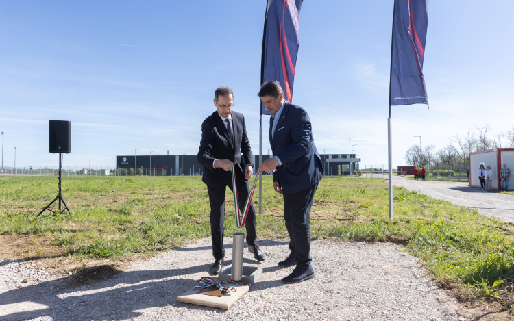 Letették a Magnus Aircraft Zrt. új gyártócsarnokának alapkövét.