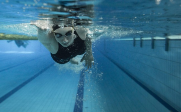 Vizes vb - Megkezdődnek a medencés úszóversenyek, bravúr lenne az éremszerzés.