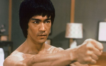 Darabokra vágva találták meg Bruce Lee mostari szobrát.
