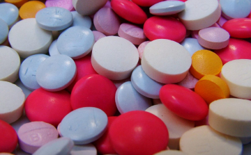 A MESTERSÉGES INTELLIGENCIA ITT IS - forradalom jöhet a gyógyszerkutatásban