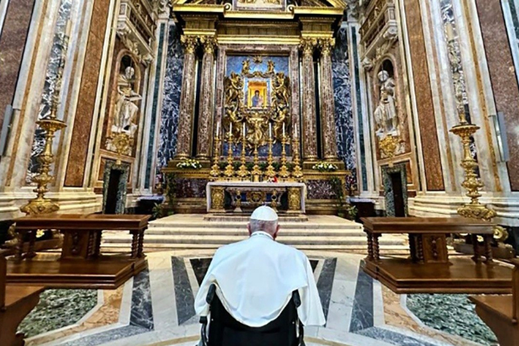 A pápa a Santa Maria Maggiore bazilikában magyarországi útját a Szűzanya oltalmába ajánlotta