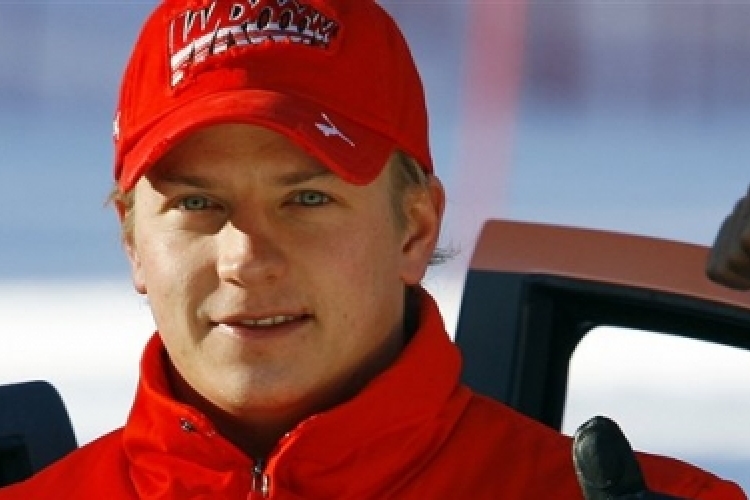 Räikkönen hétfőn aláírt a Ferrarihoz