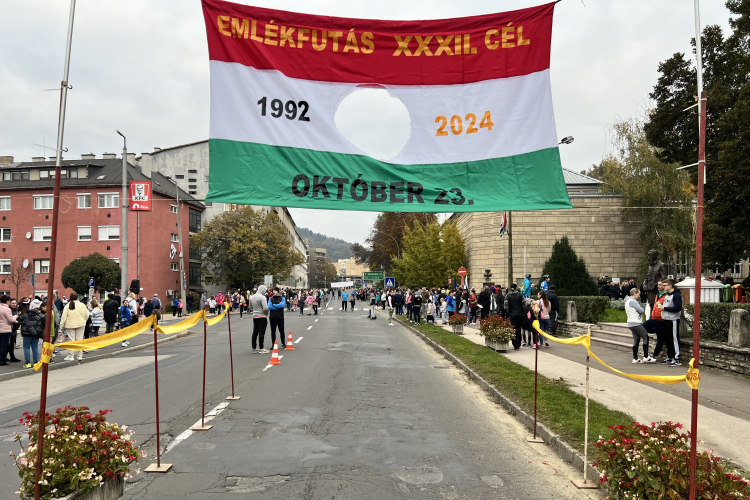 Salgótarján - az 1956-os forradalom és szabadságharc hőseiről