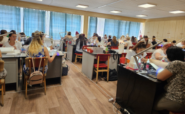 Jól vizsgáztak a körömdizájnereink.