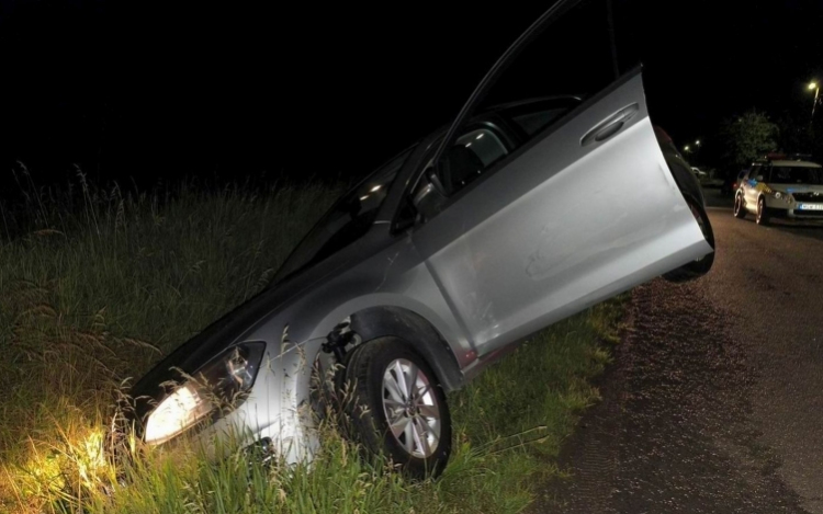 Tombolt, lopott, bálba mégsem jutott!