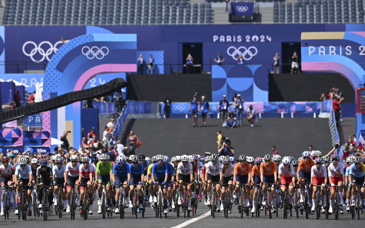 Párizs 2024 - Vas negyedik a női kerékpáros mezőnyversenyben, Faulkner meglepetésaranya.